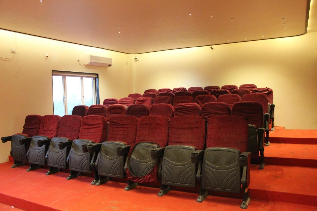 Flamingo Club And Resort Una 3 Km Away From Diu Check Post 외부 사진