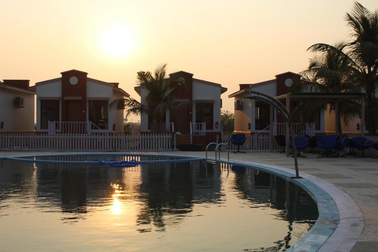Flamingo Club And Resort Una 3 Km Away From Diu Check Post 외부 사진