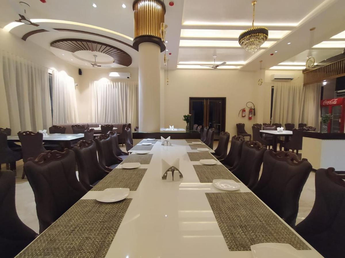 Flamingo Club And Resort Una 3 Km Away From Diu Check Post 외부 사진