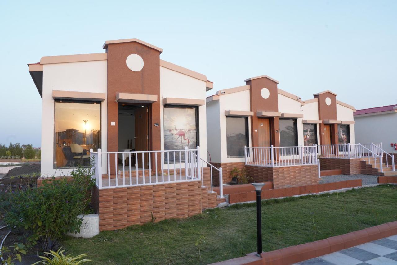 Flamingo Club And Resort Una 3 Km Away From Diu Check Post 외부 사진