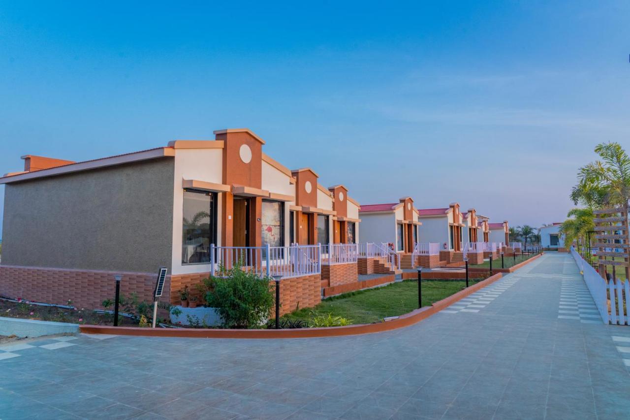 Flamingo Club And Resort Una 3 Km Away From Diu Check Post 외부 사진