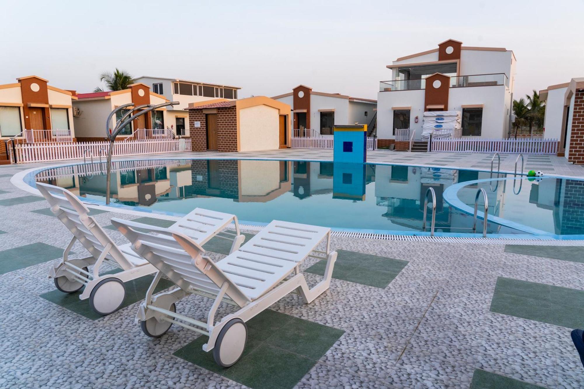 Flamingo Club And Resort Una 3 Km Away From Diu Check Post 외부 사진