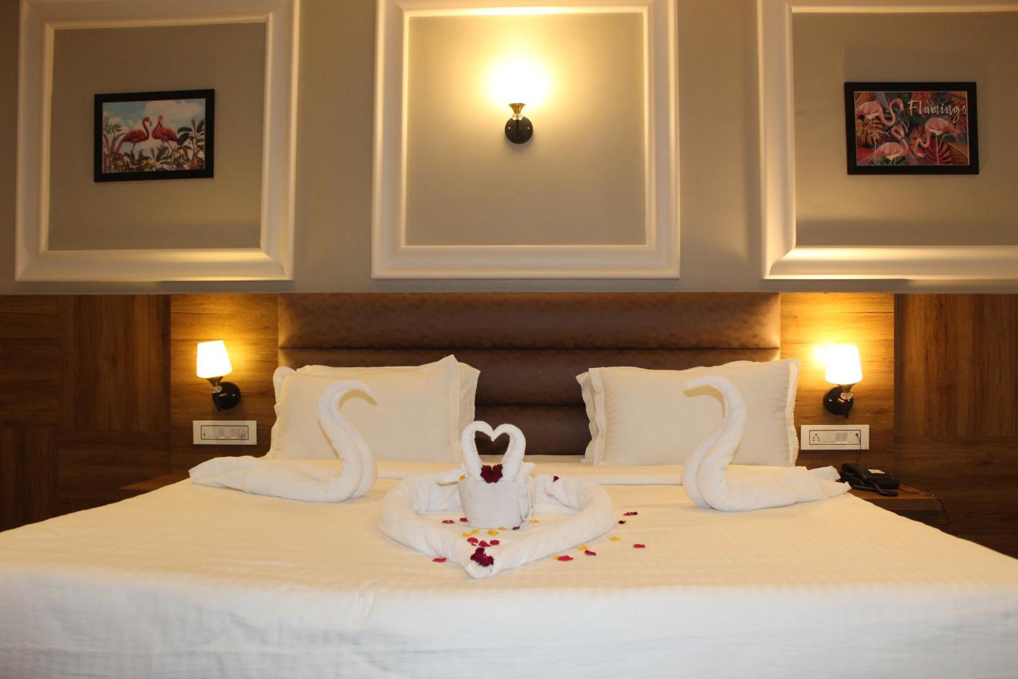 Flamingo Club And Resort Una 3 Km Away From Diu Check Post 외부 사진